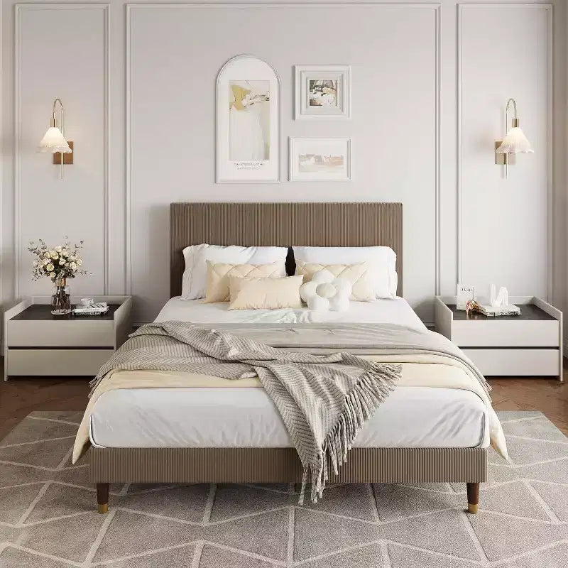 Lit plateforme en tissu velours côtelé doux avec tête de lit rembourrée – Grand lit